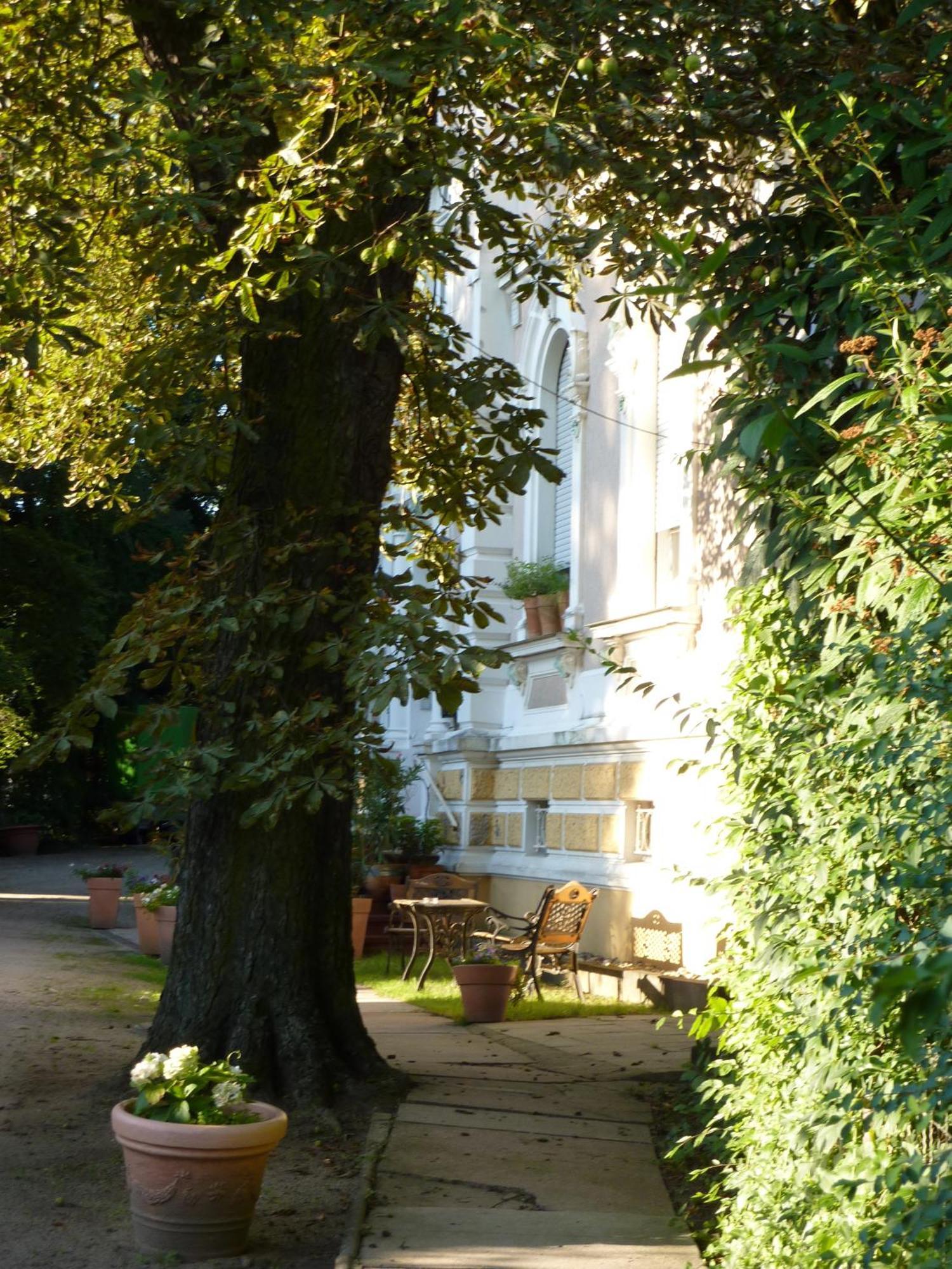 Hotel Waldfriede ダルムシュタット エクステリア 写真